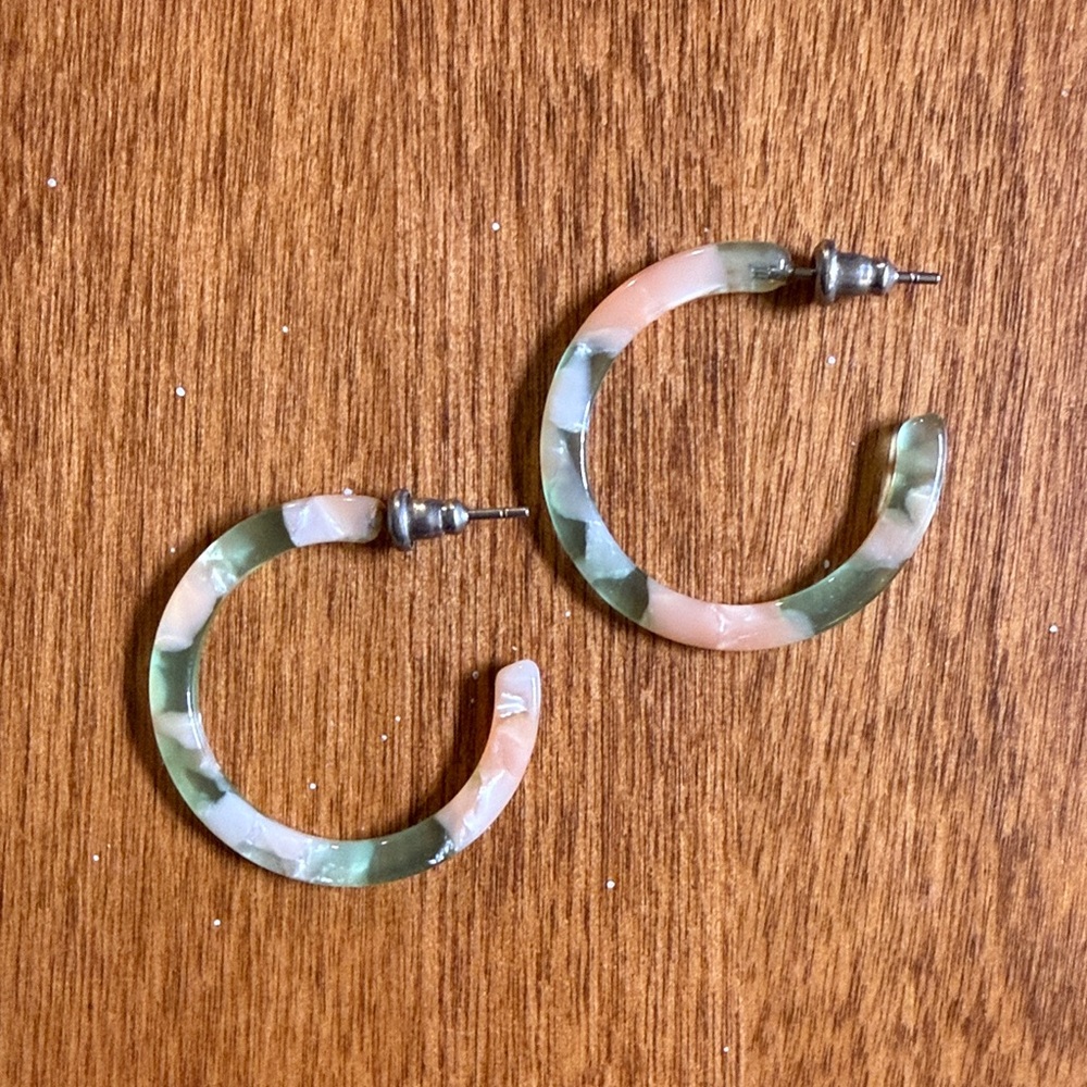 Machete Marbled Resin Mini Hoop Earrings - Peach & Sage